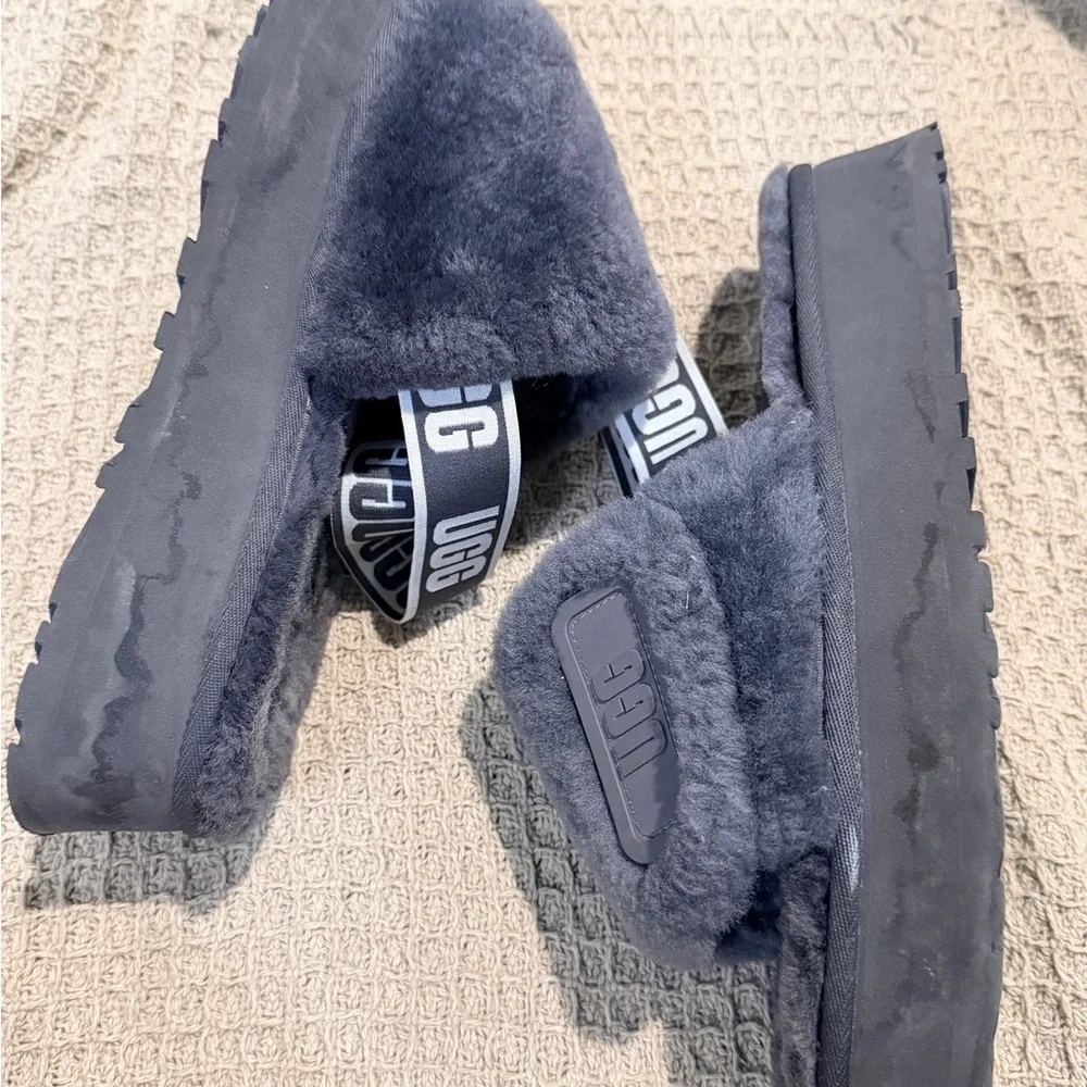 UGG FLUFF YEAH DISCO SLIDE DARK GREY GRAY SANDAL US 11